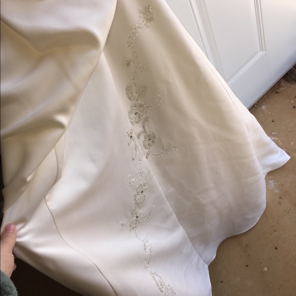 Prom or wedding dress - Picture 3 of 6